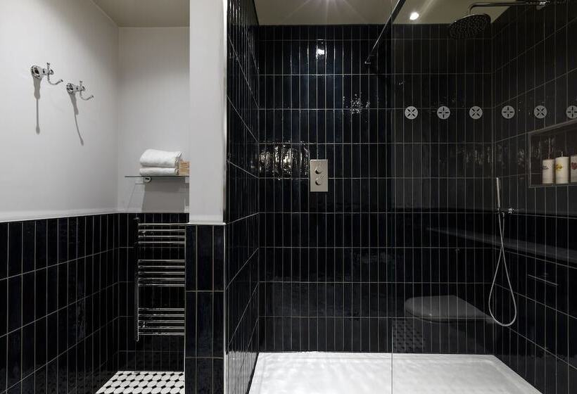 Отель The Bridge