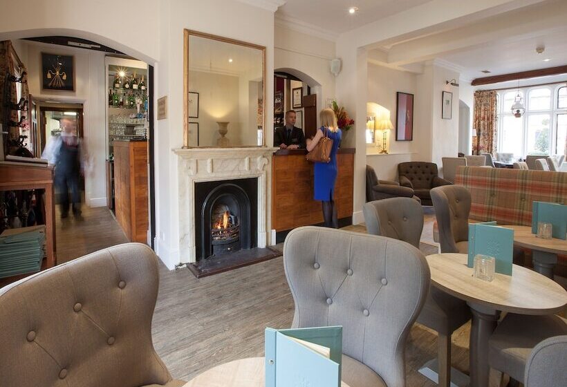 ホテル The Five Arrows