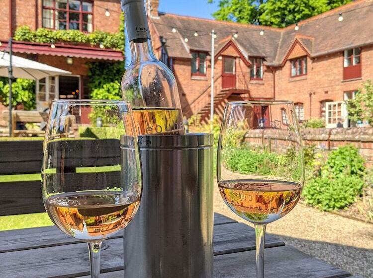 ホテル The Five Arrows