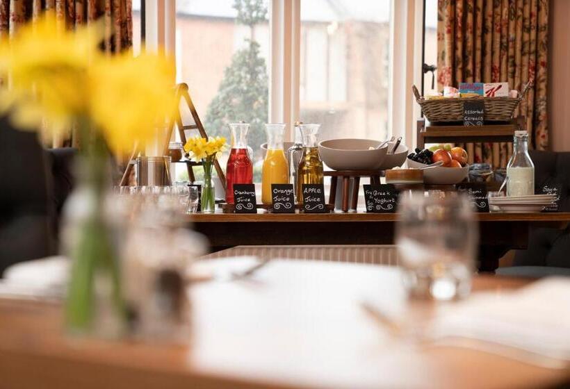 ホテル The Five Arrows