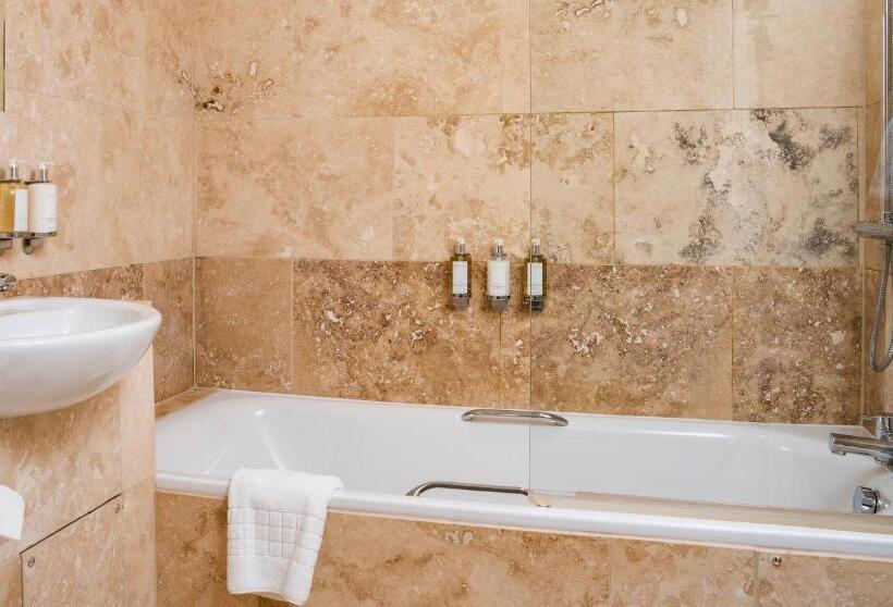 ホテル The Five Arrows