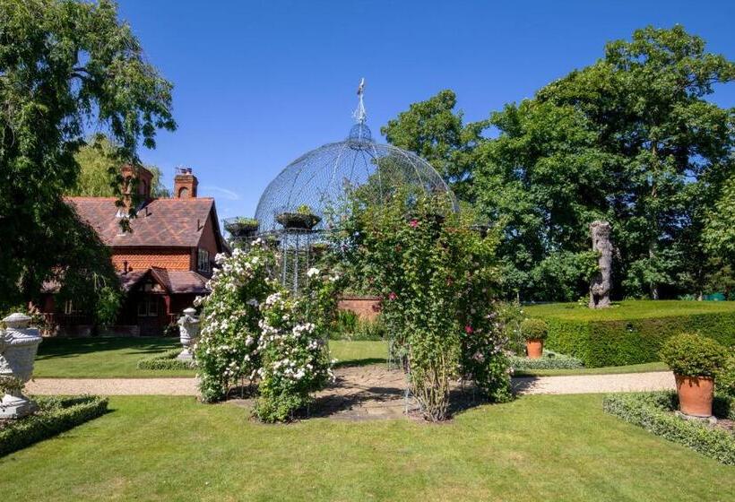 ホテル The Five Arrows