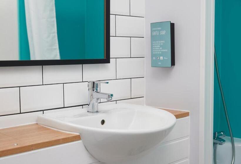 هتل The Longshoot