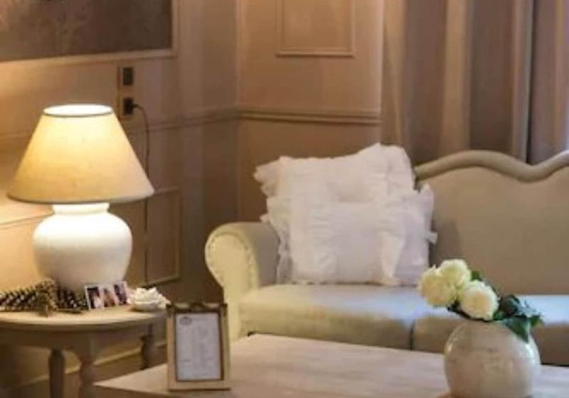 ホテル The Originals Boutique, Hôtel De La Balance, Montbéliard