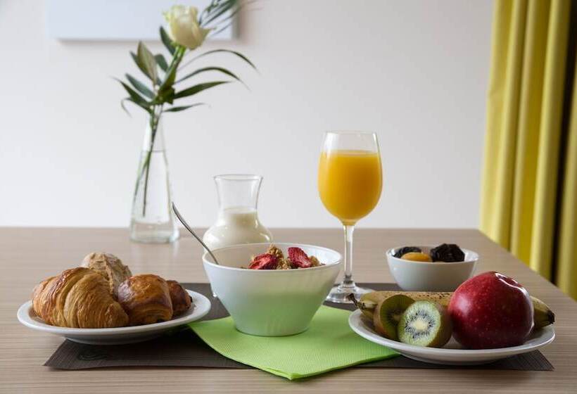 فندق Hôtel La Verriaire   The Originals