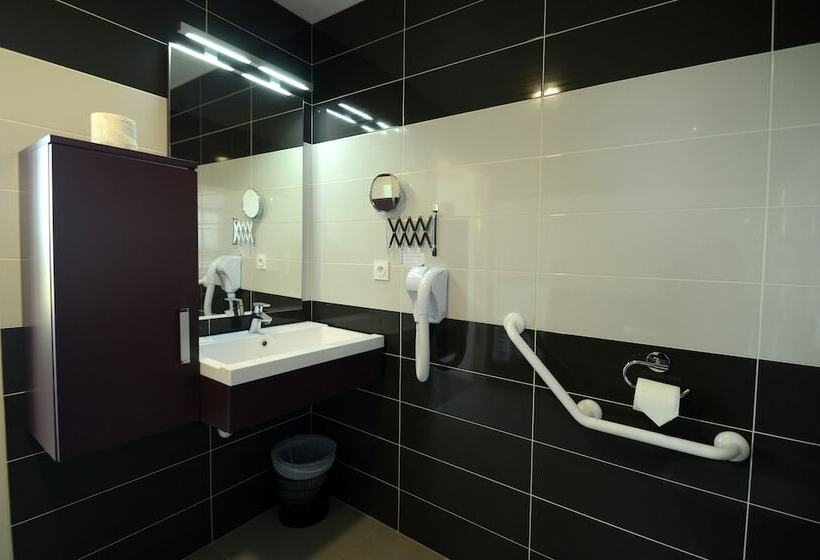 فندق Hôtel La Verriaire   The Originals