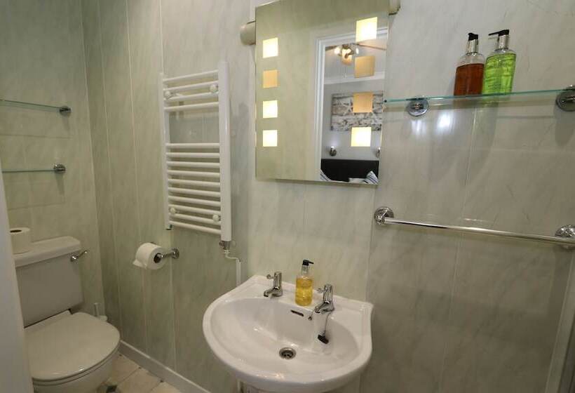 فندق The Pebbles   Adults Only