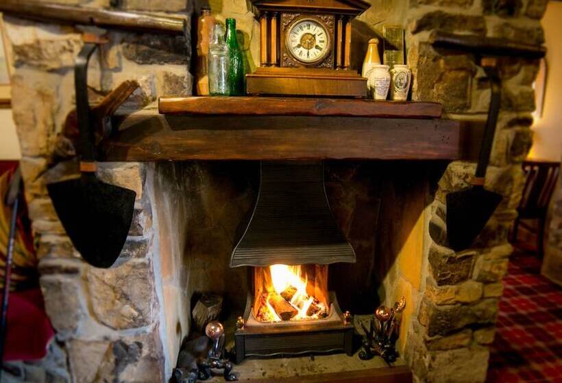 호텔 The Pheasant Inn