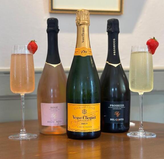 酒店 The Unicorn Inn