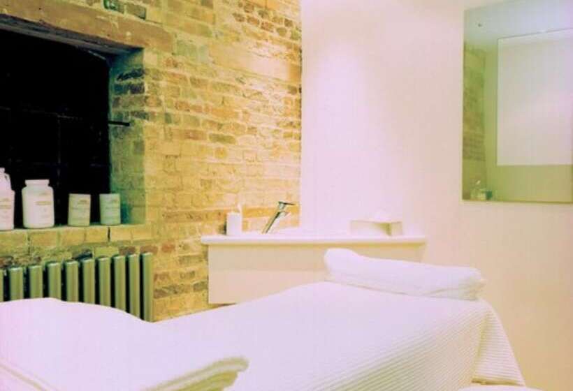 The Varsity Hotel & Spa