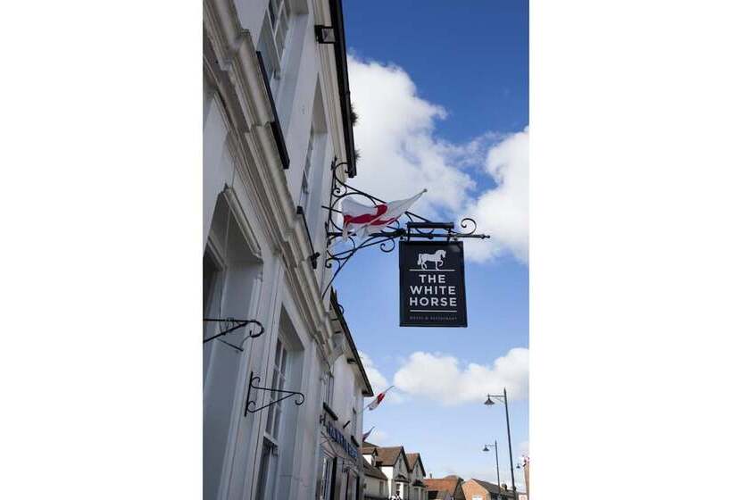 Отель The White Horse Inn