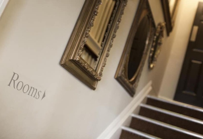 Отель The White Horse Inn