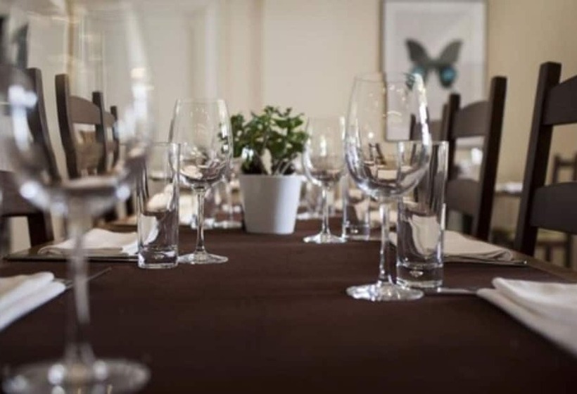 Отель The White Horse Inn