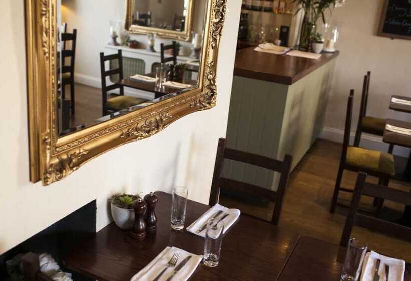 Отель The White Horse Inn