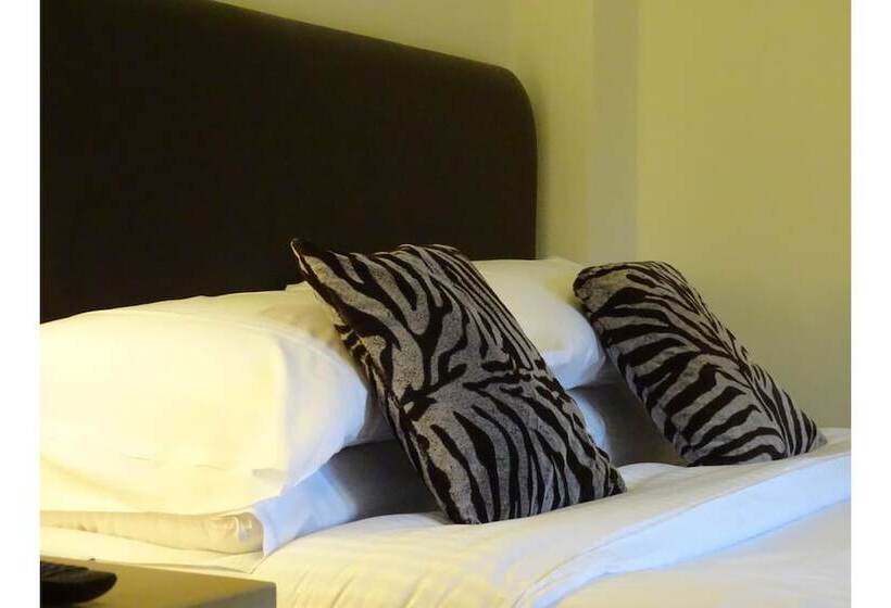 Отель The White Horse Inn