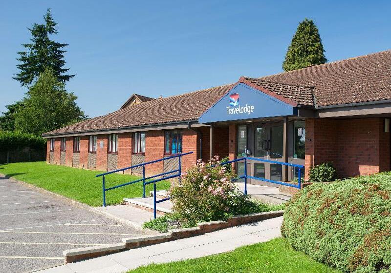 Отель Travelodge Alton Four Marks
