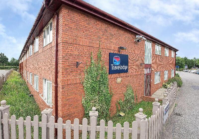 فندق Travelodge Northampton Wootton