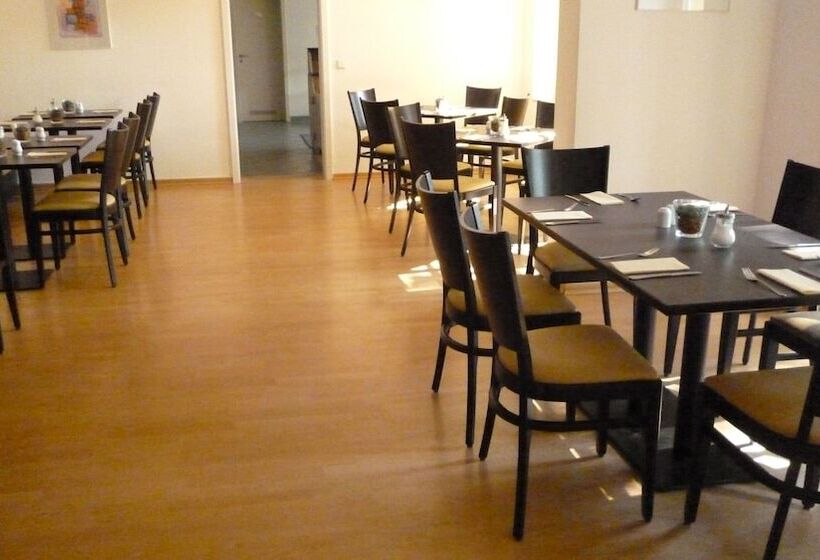 ホテル Und Restaurant Kranichsberg