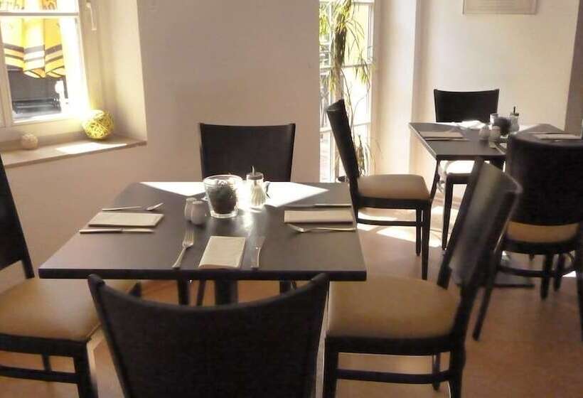 ホテル Und Restaurant Kranichsberg