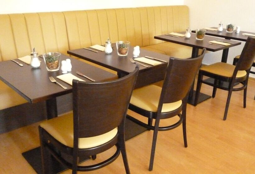 בית מלון כפרי Und Restaurant Kranichsberg