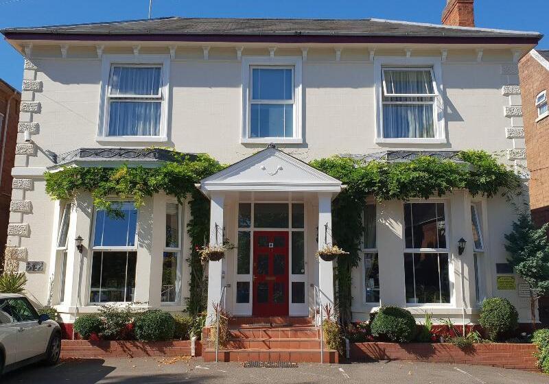 Отель Victoria Park Lodge