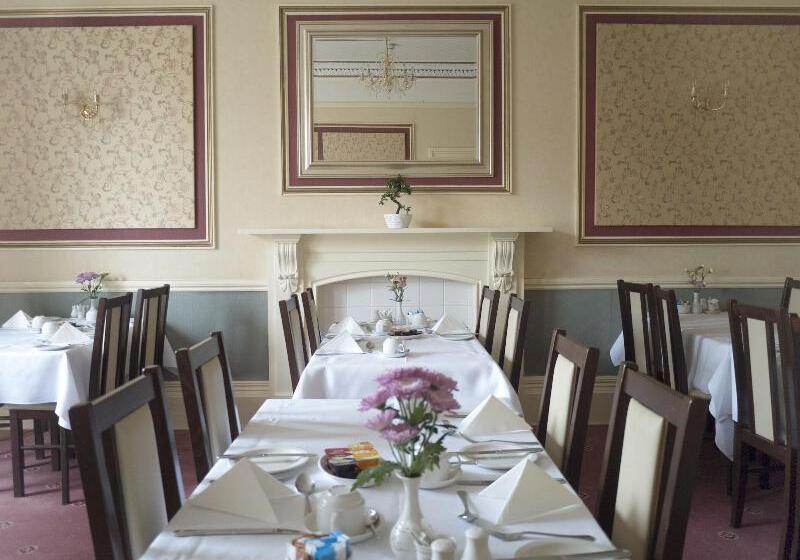 Отель Victoria Park Lodge