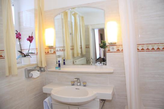 호텔 Vier Jahreszeiten