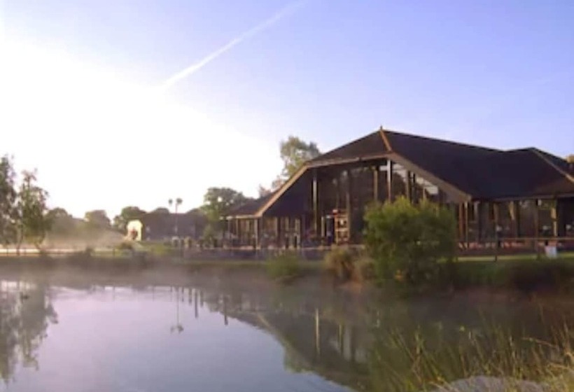 فندق Weald Of Kent Golf Course And