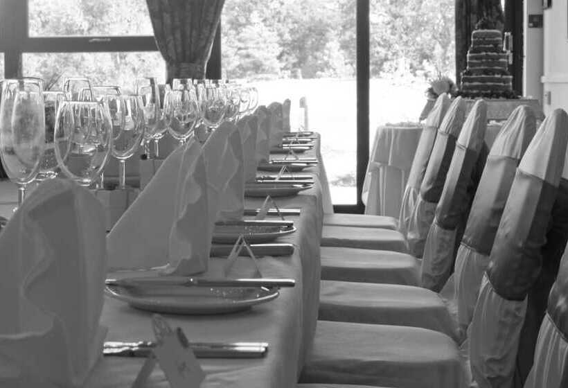 فندق Weald Of Kent Golf Course And