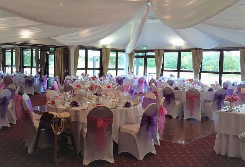 فندق Weald Of Kent Golf Course And