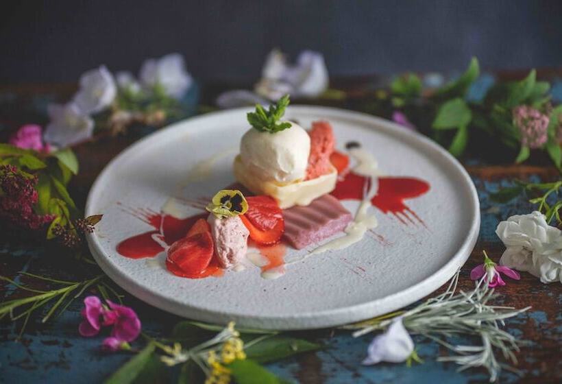 Отель Widbrook Grange