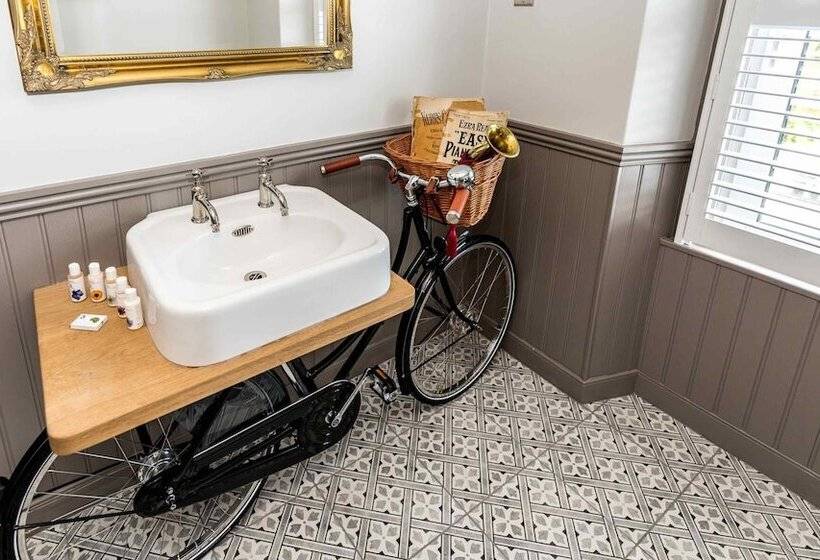 Отель Widbrook Grange