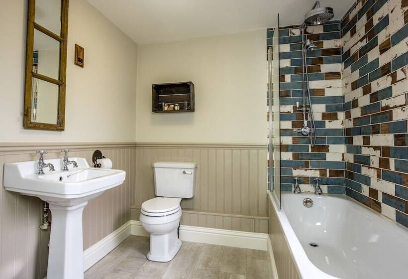 Отель Widbrook Grange