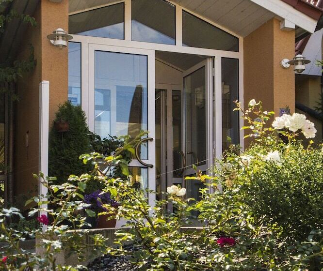 هتل Zum Leineweber