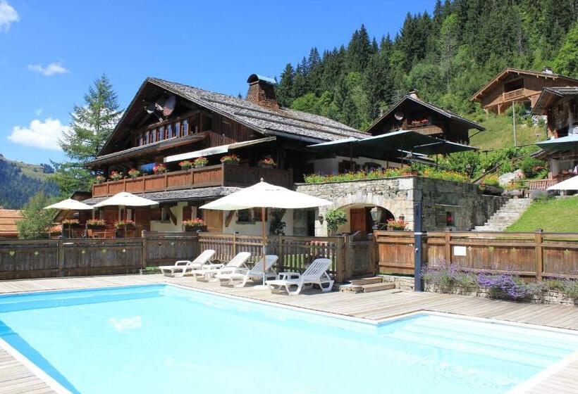 Les Chalets De La Serraz