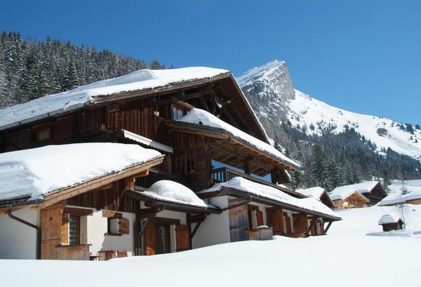 Les Chalets De La Serraz