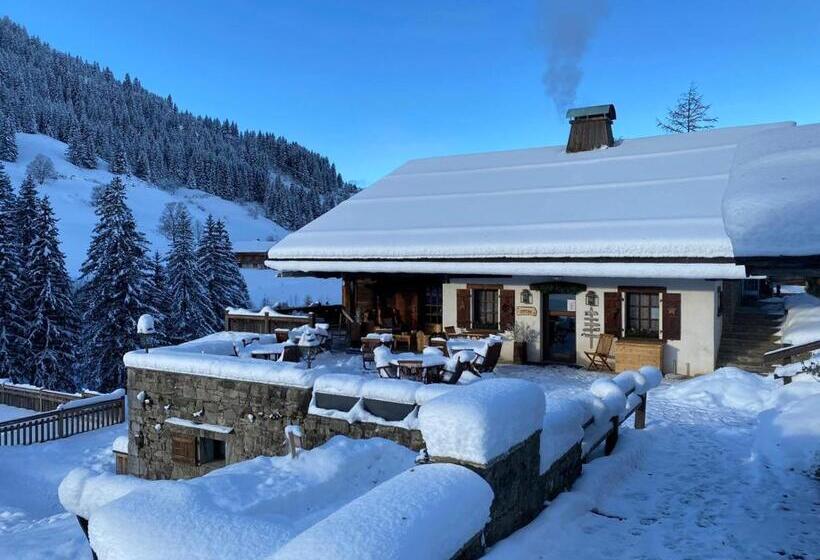 Les Chalets De La Serraz