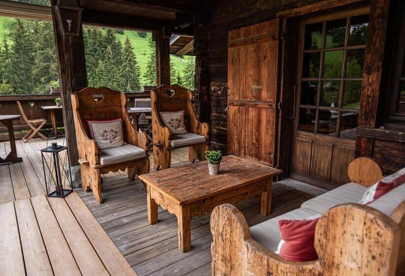 Les Chalets De La Serraz