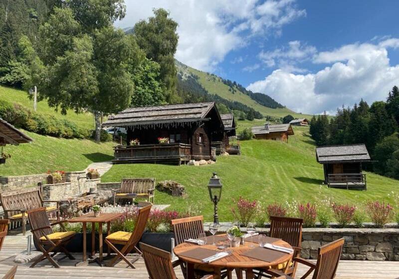 Les Chalets De La Serraz