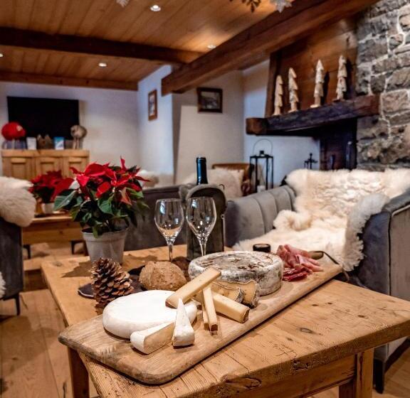 Les Chalets De La Serraz