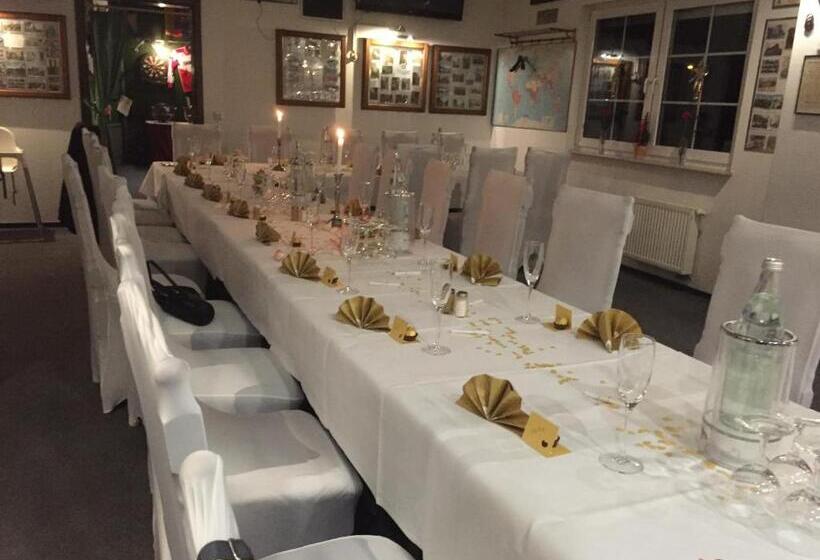 پانسیون Gasthof Goldener Hahn