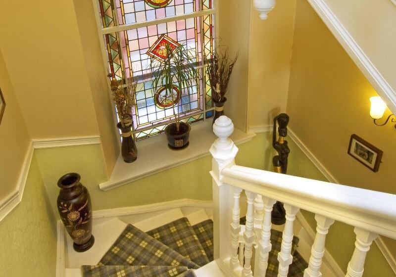 پانسیون Knap Guest House