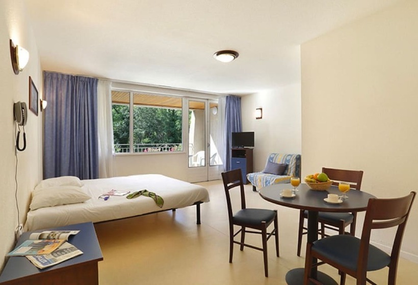 Vacancéole   Le Domaine De Chames   Pont D Arc