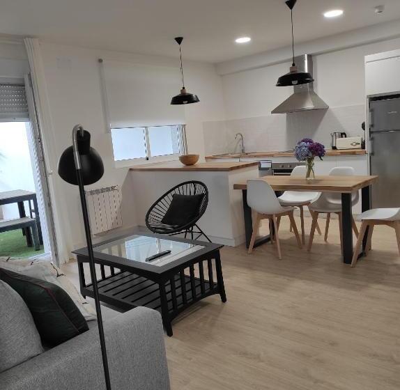 Apartamento A 140 M Playa Caneliñas  2 Habit. 4 6 Pax