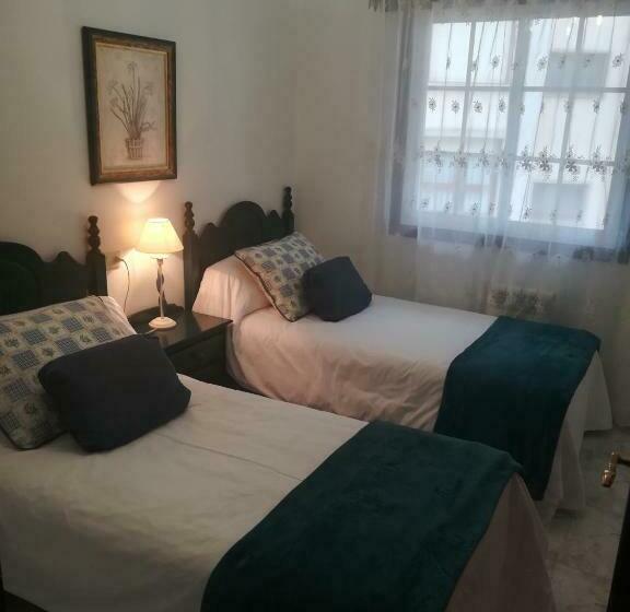 Apartamento En Edificio Nuevo Con Piscina, Con Vistas A La Ría Y Al Puerto, Perfil Familiar, No Se A