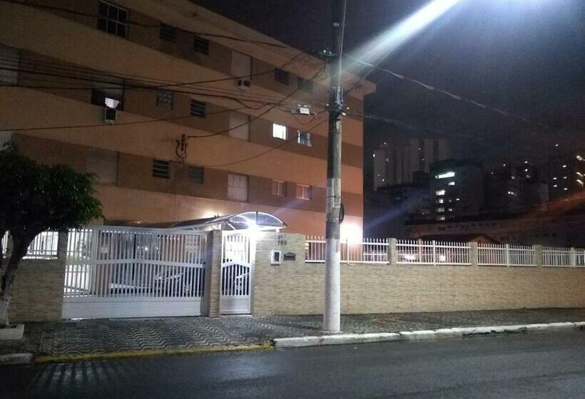 Apartamento Praia Grande Canto Do Forte, A 200 Metros Da Praia, A 2 Minutos A Pé Até A Praia