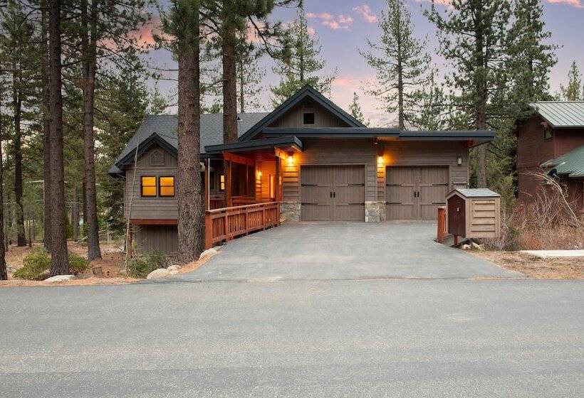 Coyote Moon By Avantstay Cabin Wsauna Mins From Dt Truckee & Northstar