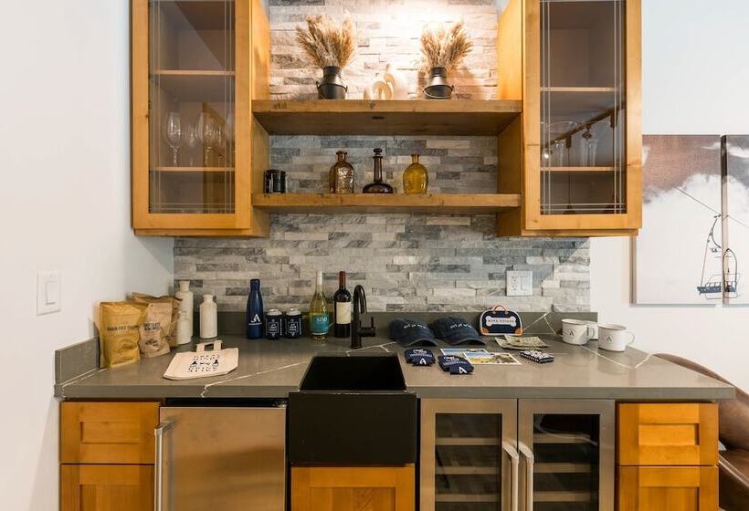 Coyote Moon By Avantstay Cabin Wsauna Mins From Dt Truckee & Northstar