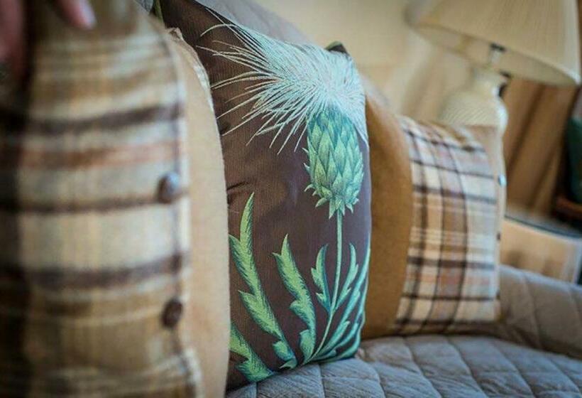 Dhucraig, 48 The Scores