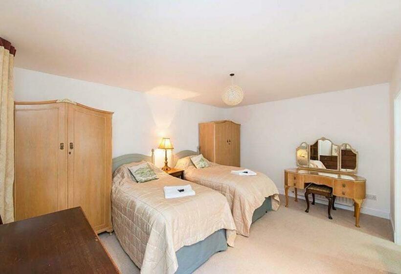 Dhucraig, 48 The Scores